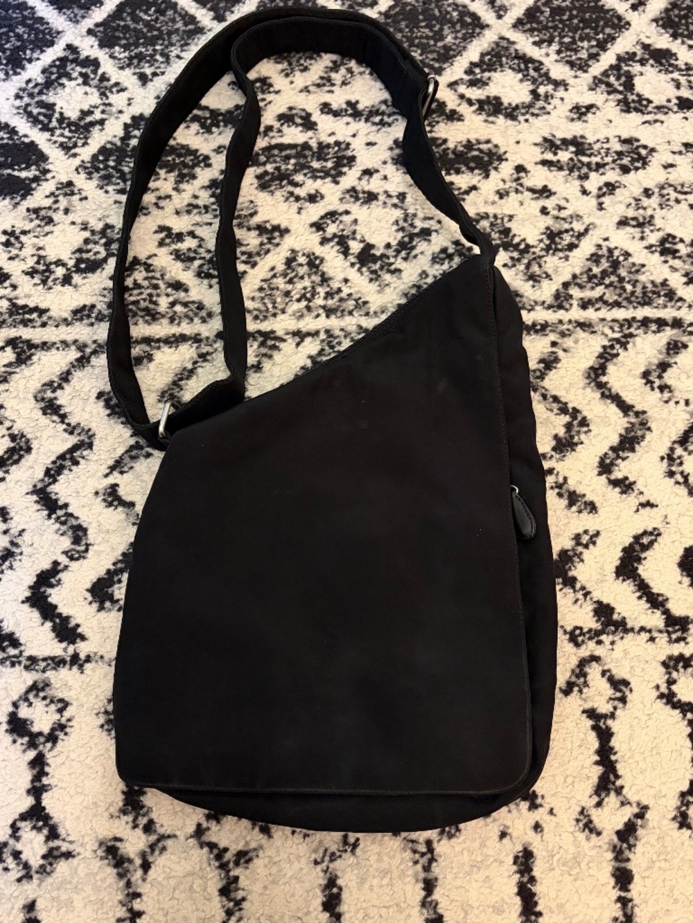 Hobo International Black Nylon Canvas Sling Bag Travel Minimalist Utilitarian